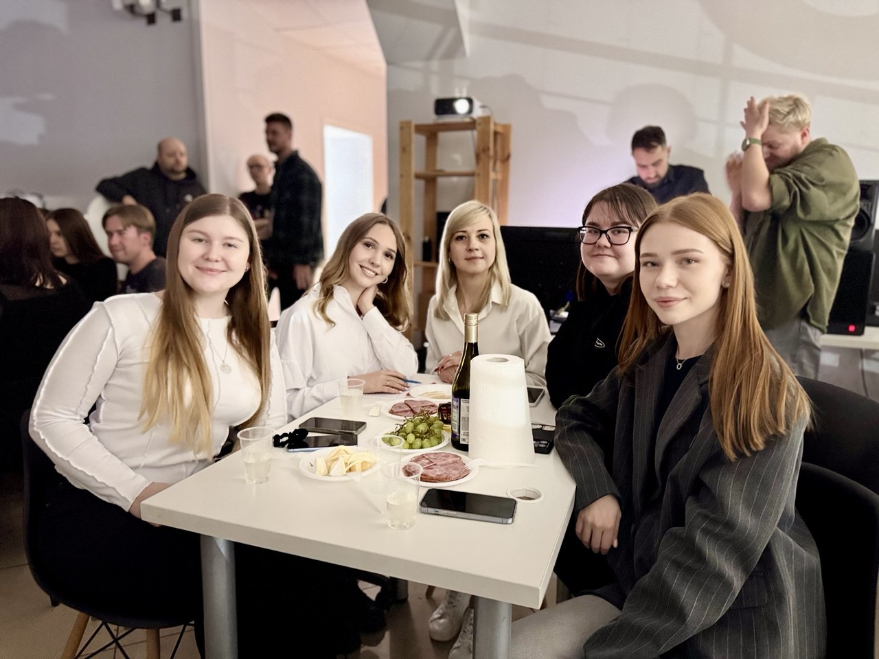 Вечеринка в честь 8 марта