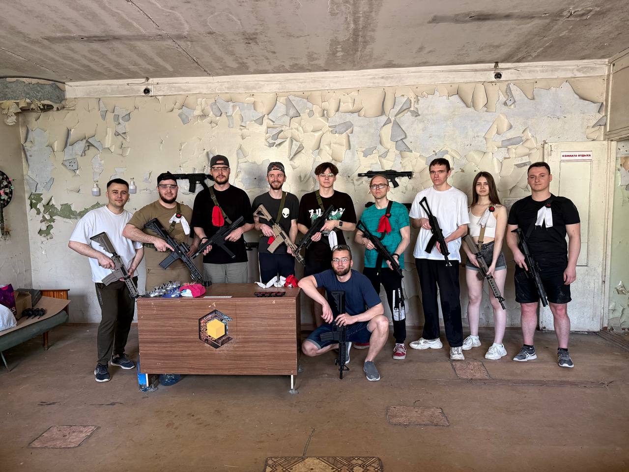 Играли командой в гидробол